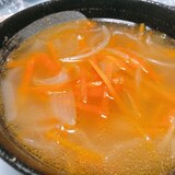 玉ねぎとにんじんの中華スープ